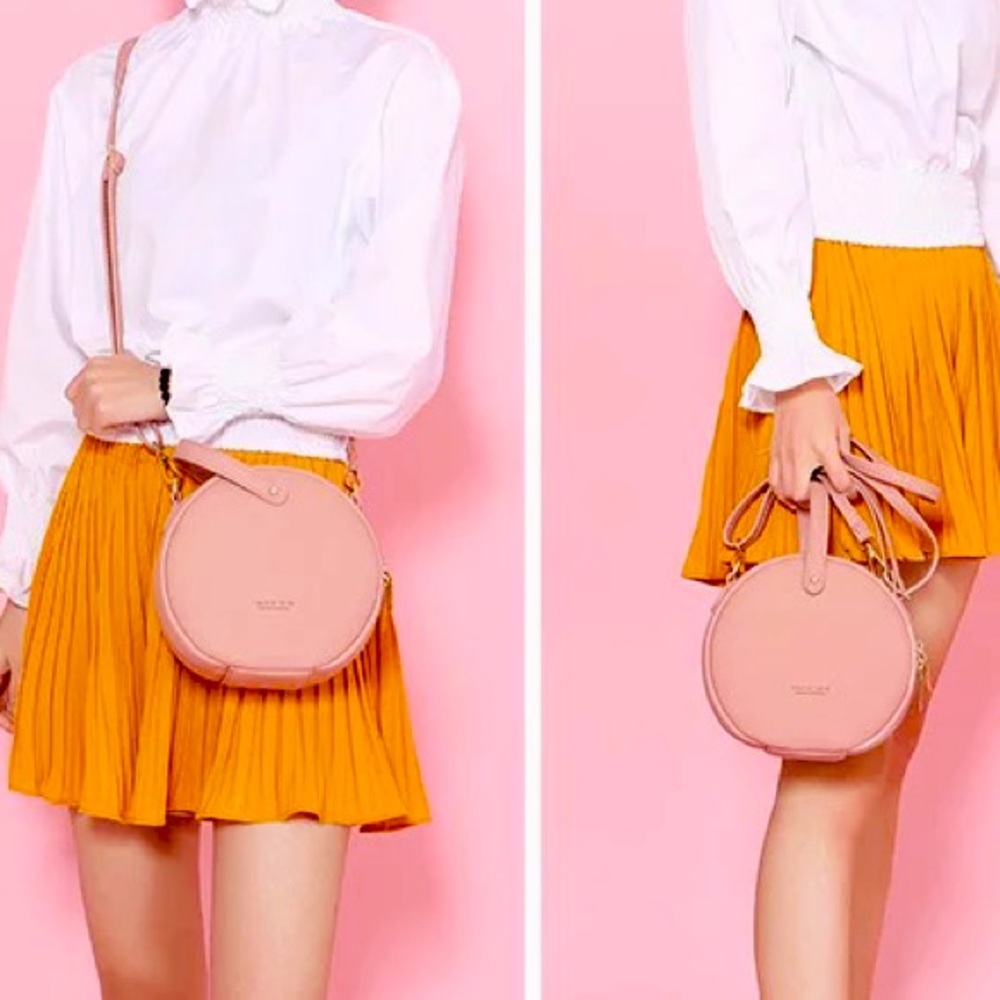 Casual versatile strap & wrist circular bag